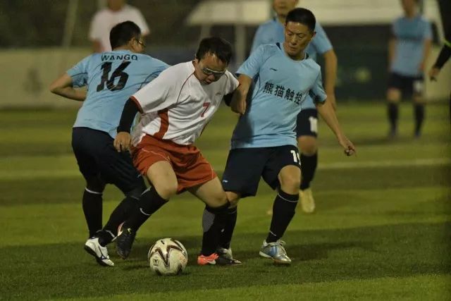 中国选手范俊杰夺得三亚亚沙会首金中国选手范俊杰夺得三亚亚沙会首金